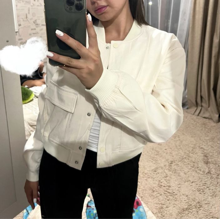 Бомбер в разных цветах