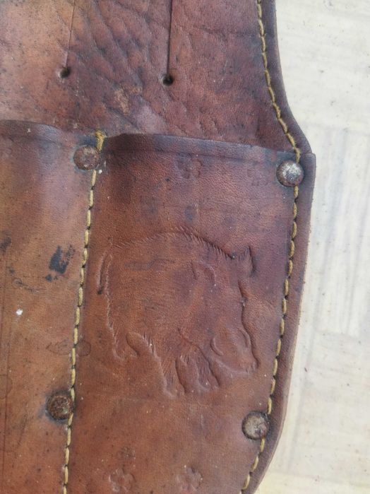 Дебел ловджийски кожен калъф кания за два ножа с глиган