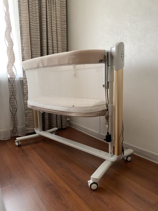 Электрическая кроватка, манеж
