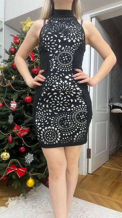 Платья  праздничные.