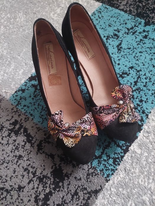 Pantofi din piele intoarsa