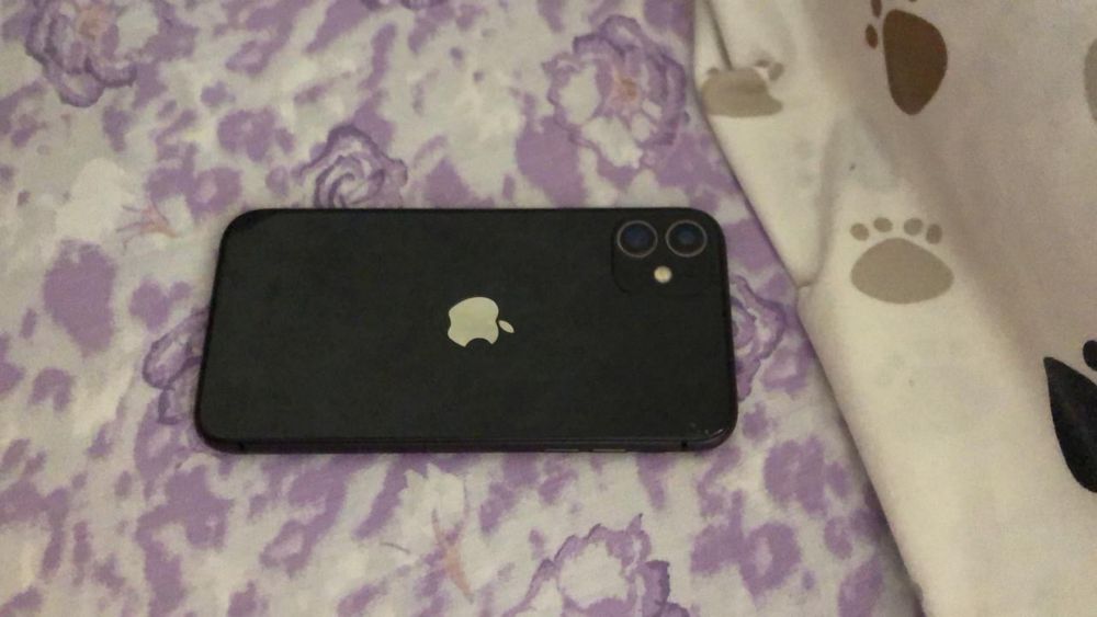 Айфон 11 64 гб 70000тг сатылады