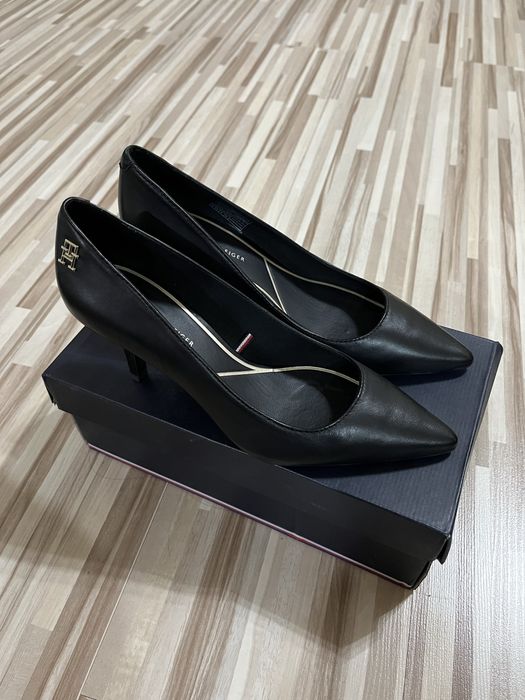 Оригинални токчета на Tommy Hilfiger