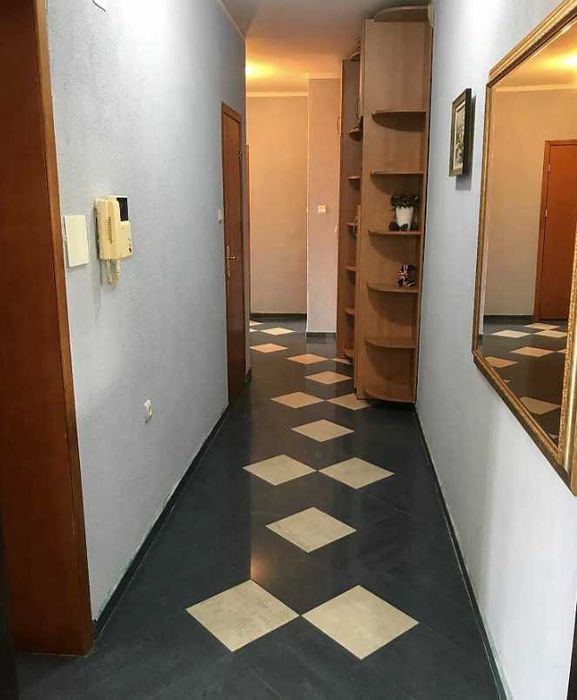 Дава се под наем Многостаен апартамент в Бургас, Център - 150 кв.м за 280.5 € - Снимка #7