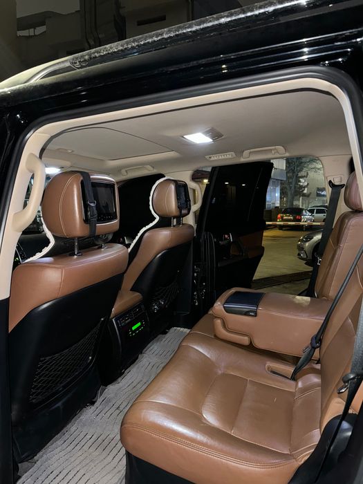 Продаётся Toyota Land Cruiser 200