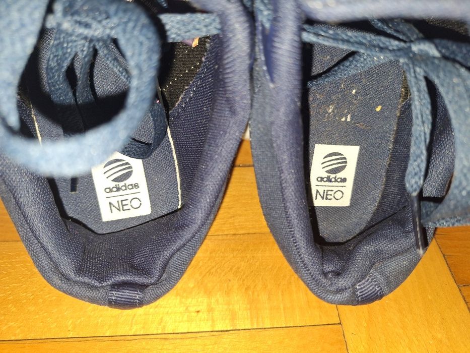 adidasi adidas 40 neo ca noi cu dungi argintii