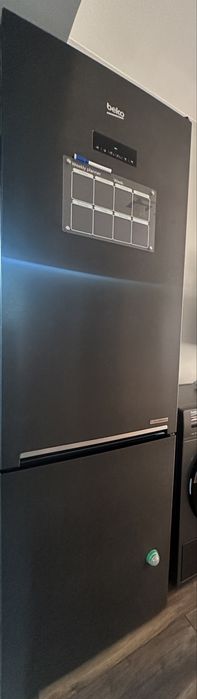 Хладилник с фризер BECO