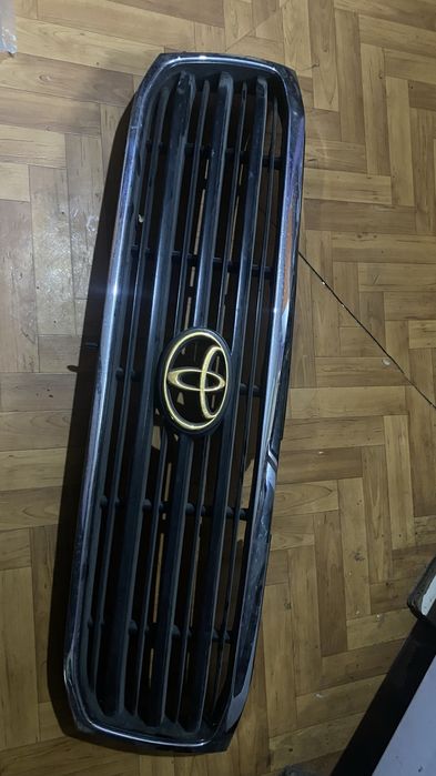 Продам решетку радиатора TLC 100