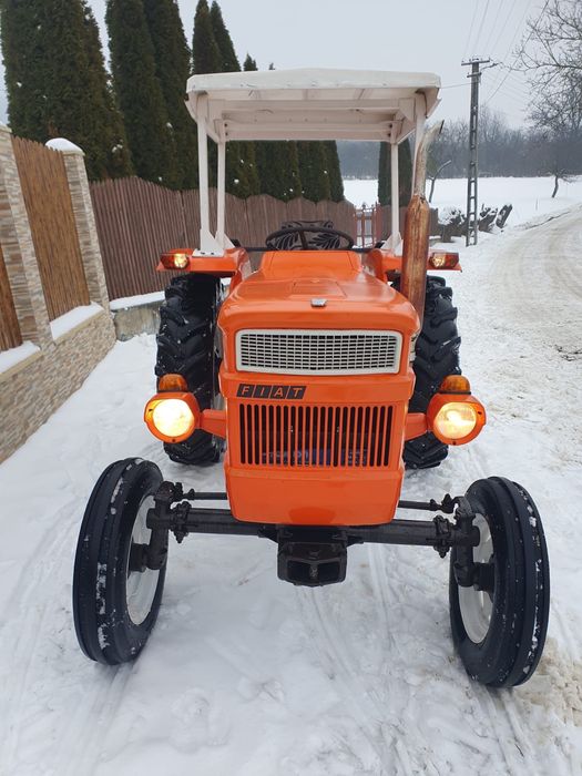 Vând Tractor utb 450