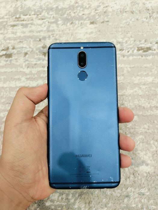 Продаю Huawei mate 10 lite телефон