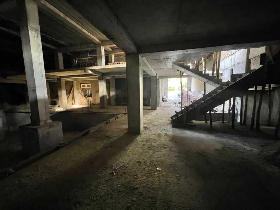 Продается здание вдоль дороги! Яккасарайский район. Саламатина.