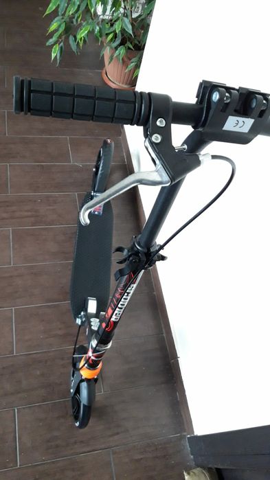 Trotineta adulti 2 amortizoare. Frana de mana. 100 kg. Noua!