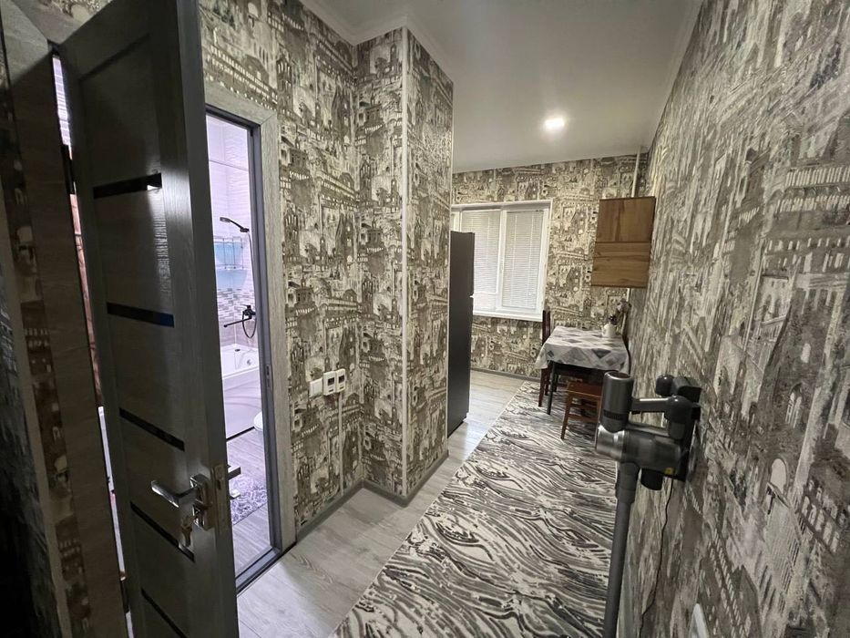 Сдается 1 комнатная квартира 
С обстановкой
В горде Алмалыке