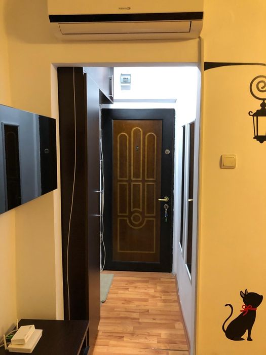 Închiriez apartament 4 camere