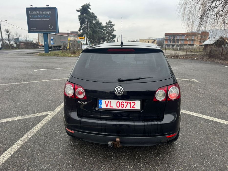 Vând golf 5 plus