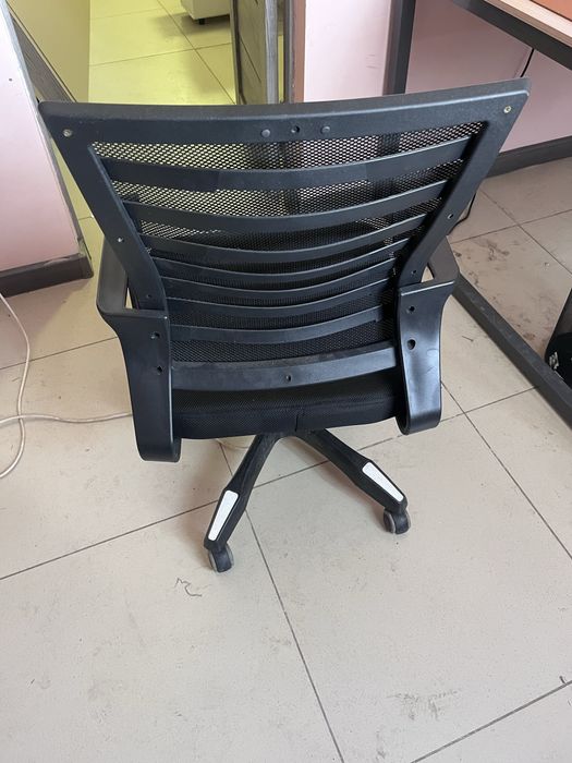 Офисное кресло