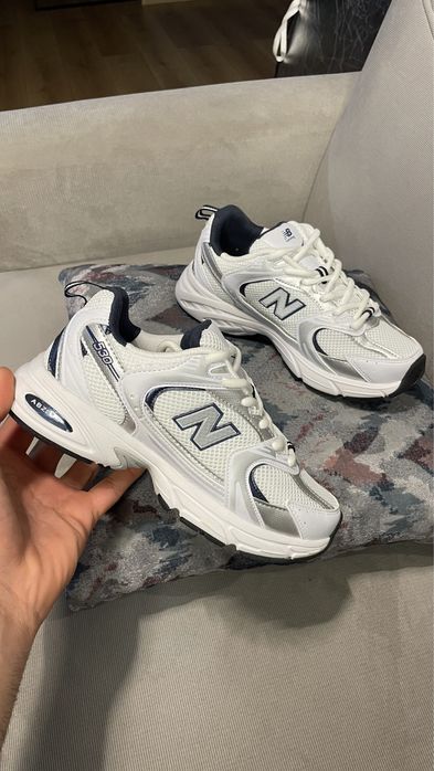 Дамски маратонки New Balance 530
