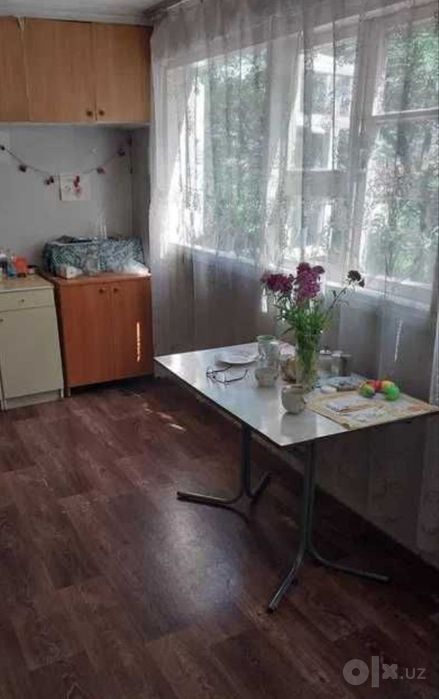 Продаётся на М.Горького 4ком