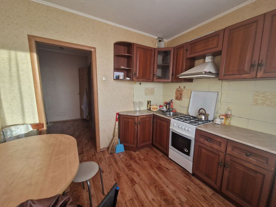 Продам 2 к в 7 микрорайоне