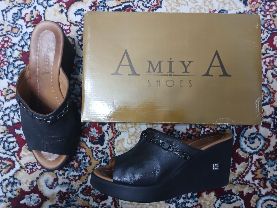 Продам кожанные шлепки