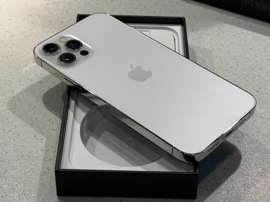 iPhone 12 Pro 128GB Silver (бял) – Отличен, 100% Батерия!