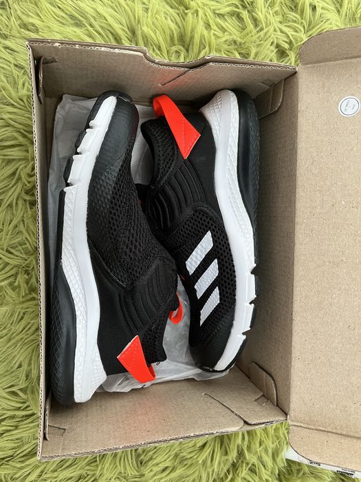 Кроссовки Adidas