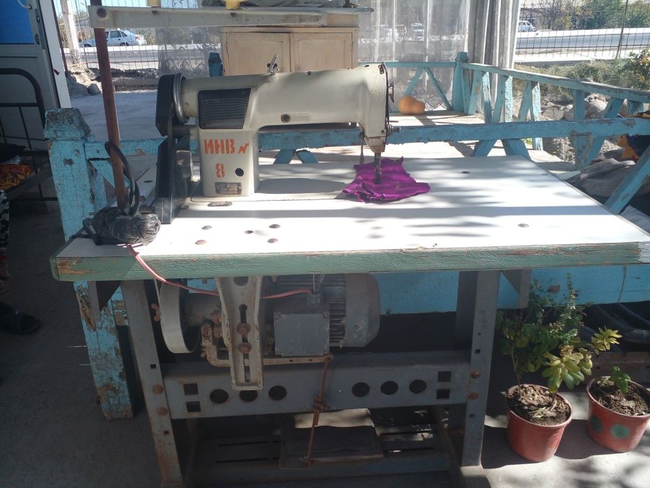 Швейная машинка в хорошем рабочем состоянии