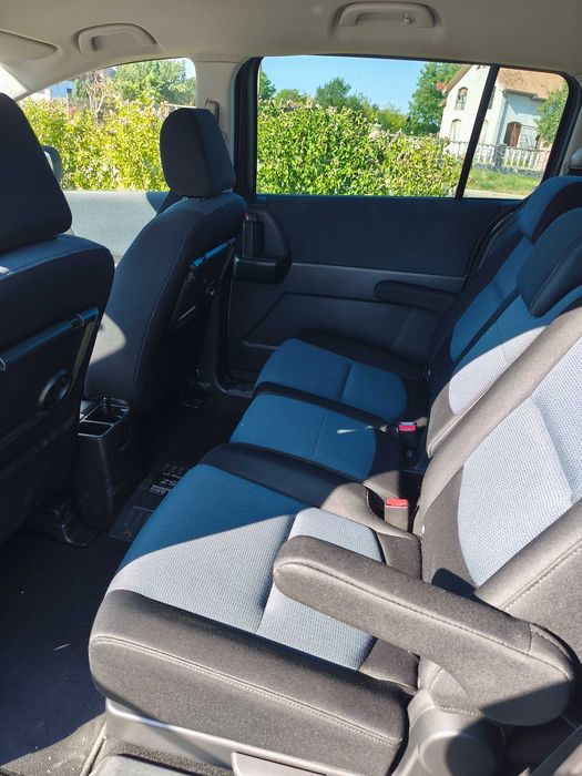 Vând Mazda 5. 7 locuri
