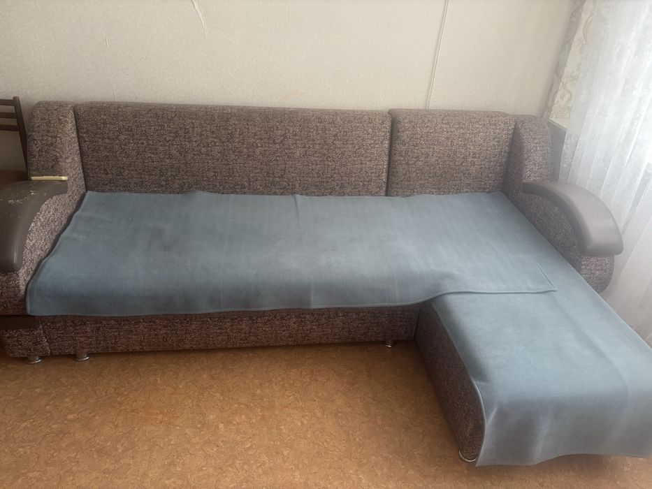 Продам диван угловой