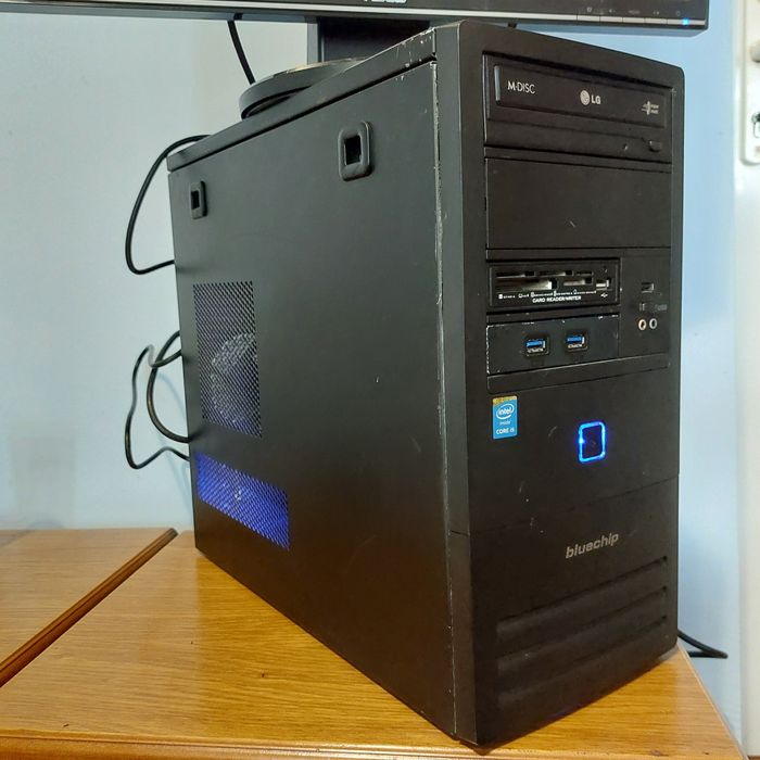 Unitate PC Asus i5 4460 3,2Ghz, 16GB, 120GB+640GB, Radeon HD 7870 2GB, Windows 11 Office 2024