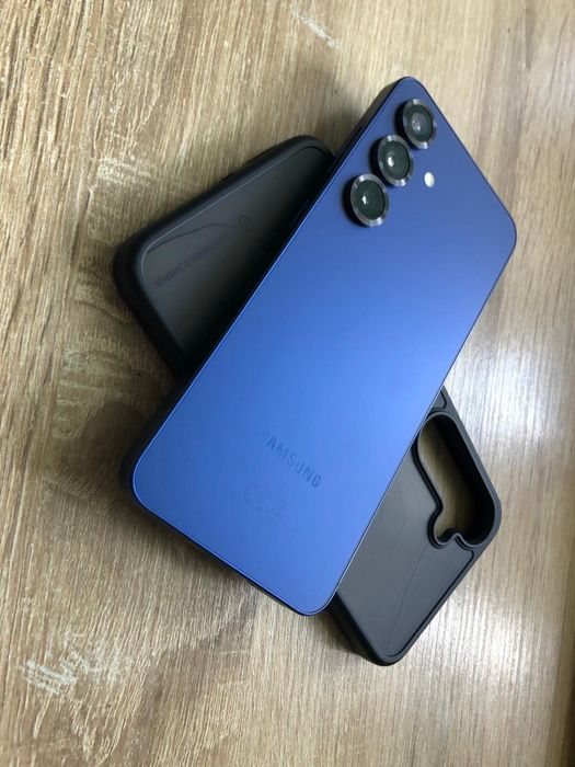 Vând Samsung Galaxy S25 128GB Navy Blue + Samsung Galaxy Watch 4 – Stare excelentă! Garanție 12 luni!
