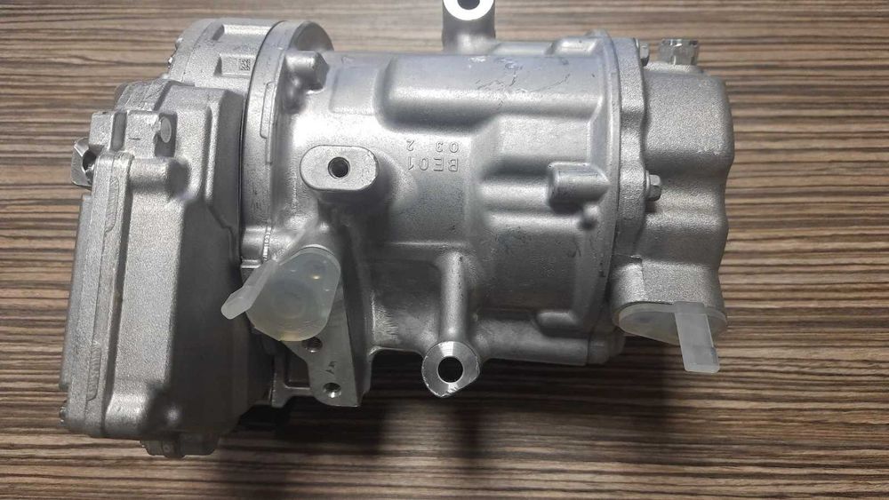 Compresor AC Renault ARKANA / CLIO 5 / CAPTUR / JOGGER NOU SI ORIGINAL 926003211R