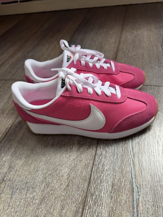 Дамски НОВИ маратонки Nike Pacific розови