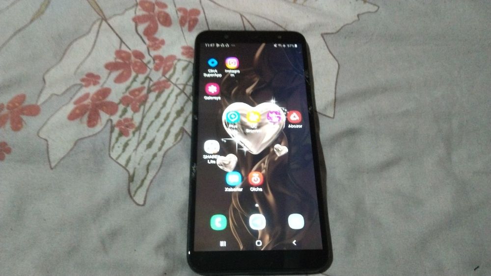 Самсунг j 8 яхши ишлайди