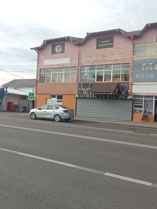 Parter, 36 mp,spațiu comercial ,zona Pavcom,Targoviste