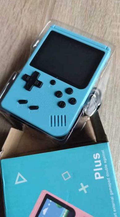 Consola portabila 500 jocuri retro incluse