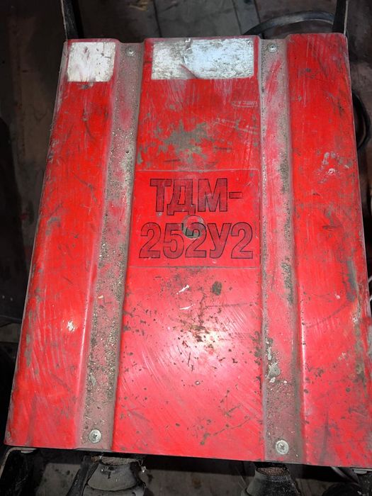 Сварочный трансформатор "Кавик ТДМ-252У2 220/380В" с кабелями