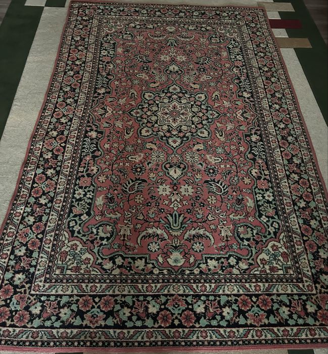 Шерстяные ковры