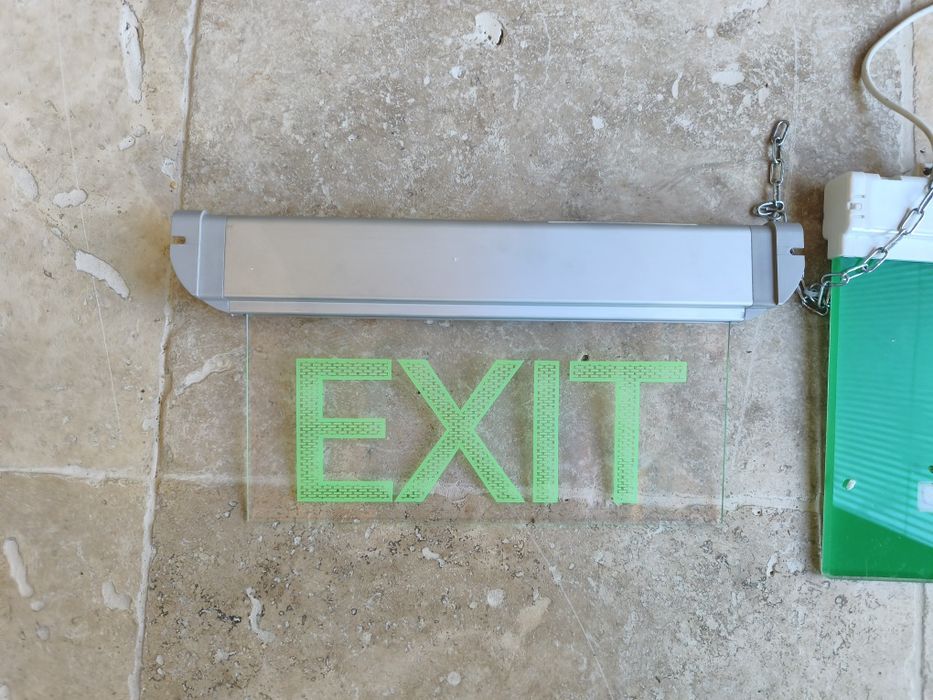 Lampa emergentă exit