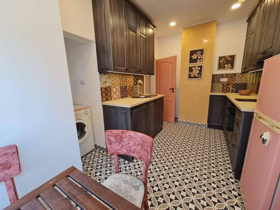 Дава се под наем Тристаен апартамент в София, Оборище - 100 кв.м за 896.58 € - Снимка #5
