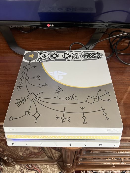Playstation  God of War PS4 Pro Limited Edition
