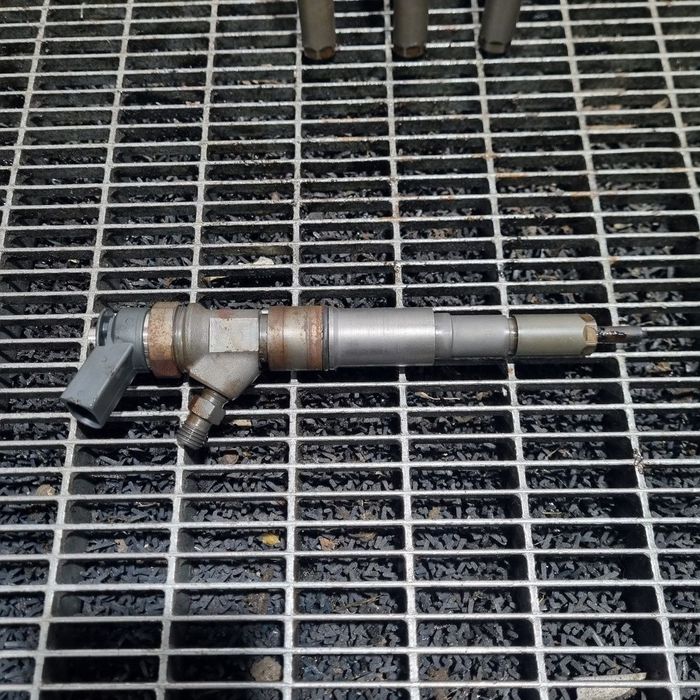 Injector BMW X3 E83 2.0 Diesel 2003 - 2006 150CP M47 D20 Euro4 (1313) Diesel 0445110216