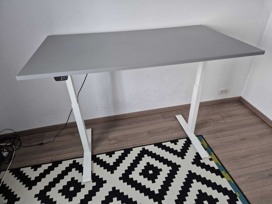 Birou reglabil RODULF, electric/alb, 140x80cm IKEA