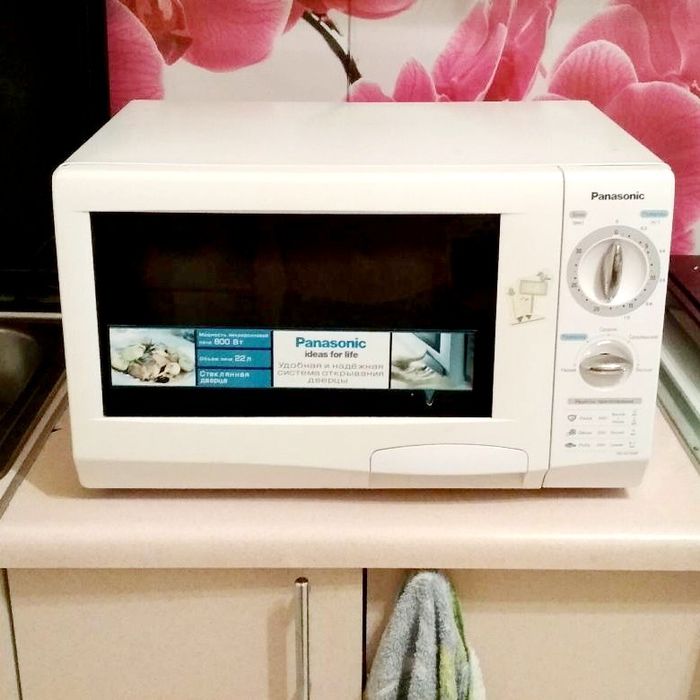 Продам микровалновую печь Panasonic полностью в рабочем состоянии