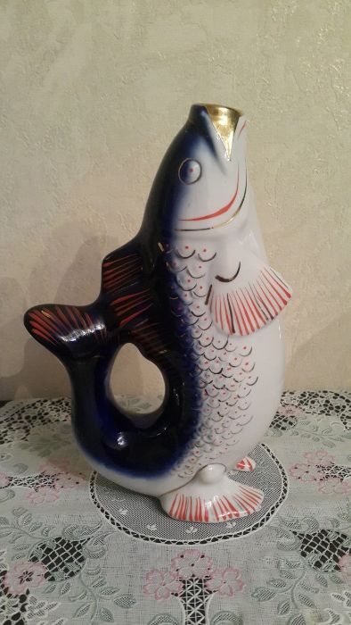 Кувшин для напитков, ваза