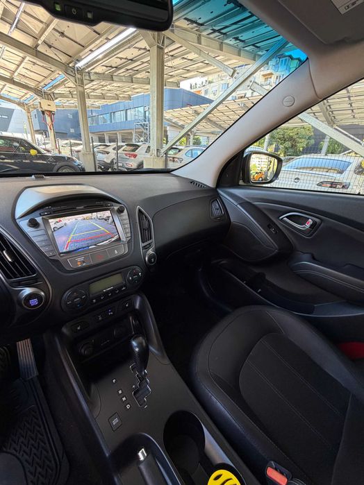 Hyundai ix35 Facelift 2.0 CRDi 184 к.с. 4x4 | Панорама | Кожа | Пълен пакет екстри