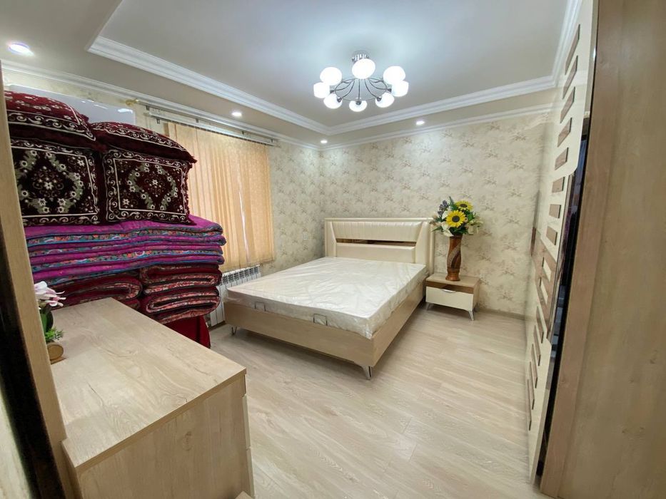 Продается дом 2 сотки в центре города цена 100000