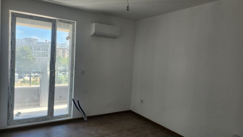 Продава се Двустаен апартамент в София, Обеля 2 - 56 кв.м за 4286 €/кв.м - Снимка #3