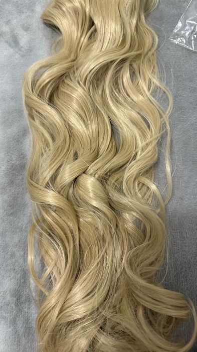 Extensii de păr blond deschis