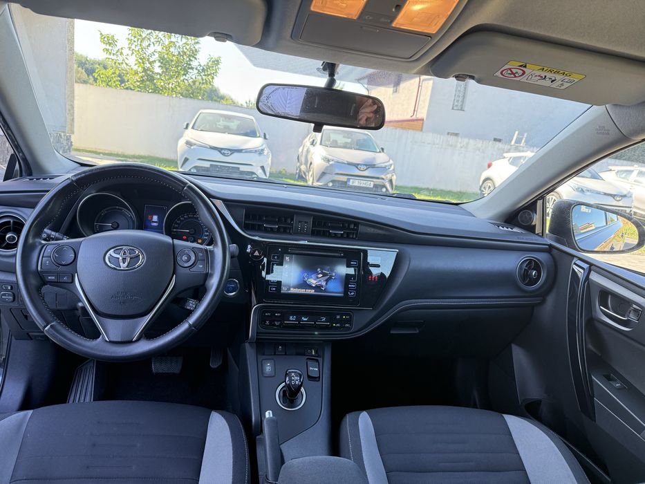 Toyota Auris 2017 Hybrid Lounge Istoric Toyota  119.000km